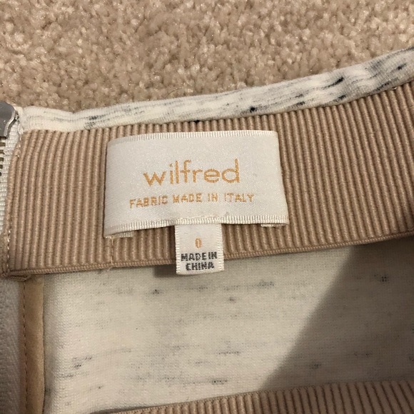 Aritzia skirt - Picture 2 of 3